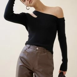 Olive & Bette's Olive And Bette's - Knit Cut Out Top - Black Accessories