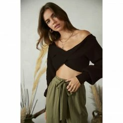 Olive & Bette's Olive And Bette's - Twisted Crop Top Black